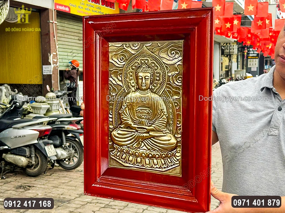 Tranh Phật n&ecirc;n treo tr&ecirc;n cao, tại nơi sạch, v&agrave; nhiều &aacute;nh s&aacute;ng